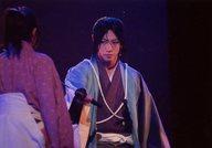 【中古】生写真(男性)/俳優 矢崎広(土方歳三)/ライブフォト・横型・上半身・衣装青・右手刀・目線左・キャラクターショット/『ミュージカル「薄桜鬼」HAKU-MYU LIVE』【舞台写真】Aセット