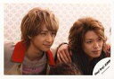 【中古】生写真(ジャニーズ)/アイドル/Hey! Say! JUMP Hey!Say!JUMP/八乙女光・高木雄也/横型・バストアップ・八乙女衣装ベージュ.赤・肩組み・目線右・口閉じ/公式生写真