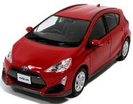 【中古】ミニカー 1/30 TOYOTA AQUA X-URBAN(スーパーレッドV) ディーラー配布品 [3P0]