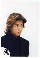 【中古】生写真(ジャニーズ)/アイドル/SMAP SMAP/木村拓哉/バストアップ・衣装黒・両手下げ・目線右・口閉じ・背景白/公式生写真
