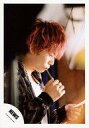 【中古】生写真(ジャニーズ)/アイドル/NEWS NEWS/増田貴久/バストアップ・衣装黒白・右手歯ブラシ・目線右下/公式生写真