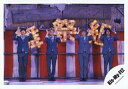 【中古】生写真(ジャニーズ)/アイドル/Kis-My-Ft2 Kis-My-Ft2/集合(4人)/横型・全身・衣装黒・グレー・白・スーツ・ネクタイ・両手丸・歯見...