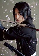 【中古】生写真(男性)/俳優 矢崎広(土方歳三)/上半身・衣装白黒・両手刀・背景グレー・キャラクターショット・花吹雪/ミュージカル「薄桜鬼」沖田総司篇 ブロマイド全員セット
