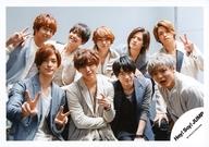 【中古】生写真(ジャニーズ)/アイドル/Hey!Say!JUMP Hey!Say!JUMP/集合(9人)/横型・膝上・座り・衣装ベージュ白グレー黒・山田左手指指し・中島両手ピース・後列センター伊野尾/「OVER THE TOP」PV＆ジャケ写撮影/公式生写真