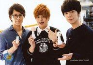 【中古】生写真(男性)/声優 西山宏太朗・入江玲於奈・谷口悠/横型・上半身・衣装黒/DVD「西山宏太朗の健やかな僕ら 1 特装版」アニメイト特典ブロマイド