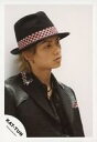 【中古】生写真(ジャニーズ)/アイドル/KAT-TUN KAT-TUN/田中聖/バストアップ・衣装黒.ピンク・帽子・体右向き・首かしげ・背景白/公式生写真 - ネットショップ駿河屋 楽天市場店