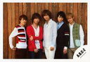 【中古】生写真(ジャニーズ)/アイドル/A.B.C-Z A.B.C-Z/集合(5人)/横型・膝上・河合左手右腕・目線右・背景茶/公式生写真 - ネットショップ駿河屋 楽天市場店