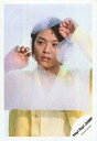 【中古】生写真(ジャニーズ)/アイドル/Hey! Say! JUMP Hey!Say!JUMP/高木雄也/バストアップ・衣装黄色・両手ガラス・体正面/17 夏 コンサートパンフ&グッズ撮影オフショット/公式生写真