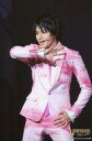 【中古】生写真(ジャニーズ)/アイドル/Sexy Zone SexyZone/中島健人/ライブフォト・膝上・衣装ピンク・右手パー・左手腰・顔左向き・2Lサイズ/...