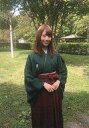 【中古】生写真(乃木坂46)/アイドル/乃木坂46 橋本奈々未/膝上・衣装和服・緑・赤・背景木/DVD・Blu-ray「橋本奈々未の恋する文学 ─夏の旅─」コーチャンフォー限定予約特典