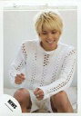 【中古】生写真(ジャニーズ)/アイドル/NEWS NEWS/手越祐也/膝上・衣装白・座り・両手グー・目線下・背景白/公式生写真