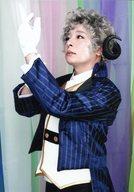 【中古】生写真(男性)/俳優 逢沢優(レオナール)/上半身・衣装青・左向き・キャラクターショット/ミュージカル「『魔界王子 devils and realist』the Second spirit」ブロマイド