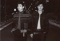 【中古】生写真(男性)/アイドル/東方神起 東方神起/チャンミン・ユンホ/横型・膝上・野外・モノクロ/「東方神起 LIVE TOUR 2017 〜Begin Again〜」フォトセット