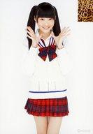 【中古】生写真(AKB48・SKE48)/アイドル/NMB48 川上礼奈/膝上・衣装白赤・チェック柄スカート・両手パー・背景白/ランダム生写真第8弾