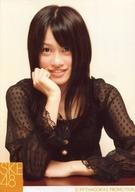 【中古】生写真(AKB48・SKE48)/アイドル/SKE48 山下ゆかり/上半身・座り・衣装黒・右手グー顎・目線正面/公式生写真(3)