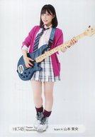 【中古】生写真(AKB48・SKE48)/アイドル/HKT48 山本茉央/全身・ギター持ち/HKT48 劇場トレーディング生写真2017.November