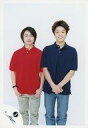 【中古】生写真(ジャニーズ)/アイドル/ジャニーズJr. ジャニーズJr./萩原幸人・中村翔/全身(足見切れ)・シャツ赤・黒・ジーンズ・背景白/公式生写真
