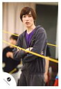 【中古】生写真(ジャニーズ)/アイドル/ジャニーズJr. ジャニーズJr./池田優/膝上・衣装黒 紫・腕組み・体左向き・黄色のロープ/公式生写真