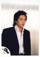 【中古】生写真(ジャニーズ)/アイドル/SMAP SMAP/中居正広/バストアップ・衣装黒・白・両手下げ・体正面・背景白/公式生写真