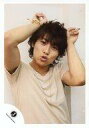 【中古】生写真(ジャニーズ)/アイドル/M.A.D. M.A.D./松本幸大/上半身・衣装ベージュ・両手上げ頭・首傾げ/公式生写真