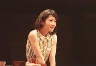 【中古】生写真(乃木坂46)/アイドル/乃木坂46 若月佑美/ライブフォト・横型・上半身・右向き・衣装白・緑・ピンク・花柄/DVD「舞台『嫌われ松子の一生』」公演期間予約特典のサムネイル