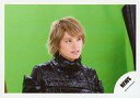 【中古】生写真(ジャニーズ)/アイドル/NEWS NEWS/手越祐也/横型・バストアップ・衣装黒・右向き・背景緑/アルバム「WORLDISTA」ジャケ写&特典映像オフショット/公式生写真