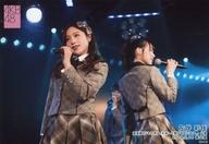 【中古】生写真(AKB48・SKE48)/アイドル/AKB48 左伴彩佳/ライブフォト・横型・膝上・衣装グレー・左手マイク・左向き/湯浅順司「その雫は、未来へと繋がる虹になる。」ランダム生写真 2019.2.16 夜公演