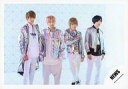 【中古】生写真(ジャニーズ)/アイドル/NEWS NEWS/集合(4人)/横型・膝上・衣装白・銀・手越右手胸元・背景白/「NEWS LIVE TOUR 2019WORLDISTA」グッズオフショット/公式生写真
