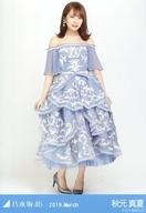 【中古】生写真(乃木坂46)/アイドル/乃木坂46 秋元真夏/全身・紅白2018衣装/「乃木坂46 2019.March」WebShop 限定ランダム生写真