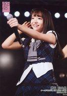 【中古】生写真(AKB48・SKE48)/アイドル/AKB48 勝又彩央里/ライブフォト・膝上・衣装青・白・黒・チェック柄・左向き・右手上げ/AKB48 チームK「RESET」 茂木忍 生誕祭 ランダム生写真 2019.4.19