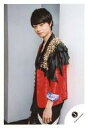 【中古】生写真(ジャニーズ)/アイドル/HiHi Jets HiHi Jets/作間龍斗/膝上・衣装赤・黒・白・左向き・壁にもたれ/「ジャニーズ銀座2019 Tokyo Experience」グッズオフショット/公式生写真(3)