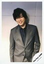 【中古】生写真(ジャニーズ)/アイドル/Hey! Say! JUMP Hey!Say!JUMP/高木雄也/上半身・衣装グレー・スーツ・正面・背景白/海外(香港)オフショット/公式生写真
