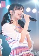 【中古】生写真(AKB48・SKE48)/アイドル/AKB48 福岡聖菜/ライブフォト・上半身・衣装白・紫・ピンク・左手胸元/AKB48「サムネイル」公演 ランダム生写真 2019.6.20