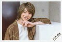【中古】生写真(ジャニーズ)/アイドル/7 MEN 侍 7 MEN 侍/今野大輝/横型・バストアップ・衣装白・茶・左手曲げ・右手下・右向き・笑顔・歯見せ/「SUMMER STATION パパママ一番 裸の少年 夏祭り!」グッズオフショット/公式生写真