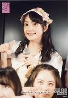 【中古】生写真(AKB48・SKE48)/アイドル/AKB48 川原美咲/ライブフォト・バストアップ・衣装白・両手指差し/湯浅順司「その雫は、未来へと繋がる虹になる。」公演 下尾みう 生誕祭 2019.7.13