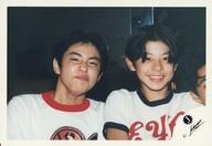 【中古】生写真(ジャニーズ)/アイドル/ジャニーズ ジャニーズ/佐野瑞樹・他1名/横型・バストアップ・衣装白・Tシャツ・カメラ目線/公式生写真