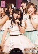 【中古】生写真(AKB48・SKE48)/アイドル/AKB48 坂口渚沙/ライブフォト・膝上・衣装白・黒・左手マイク/AKB48全国ツアー2019〜楽しいばかりがAKB!〜 ランダム生写真 ステージver. 神奈川公演 2019.8.20 カルッツかわさき