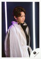 【中古】生写真(ジャニーズ)/アイドル/Travis Japan Travis Japan/吉澤閑也/上半身・衣装白・黒・両手..