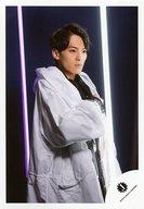 【中古】生写真(ジャニーズ)/アイドル/Travis Japan Travis Japan/松倉海斗/膝上・衣装白・黒・右手曲..