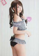 【中古】生写真(女性)/コスプレイヤー えなこ/膝上・水着ギンガムチェック柄・振り向き・左手胸・背景ストライプ柄/「えなこみゅ」 C92 販売ブロマイドセット A