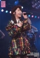 【中古】生写真(AKB48・SKE48)/アイドル/AKB48 峯岸みなみ/ライブフォト・膝上・右手胸元/2020年 AKB48劇場元日公演 ランダム生写真 20..