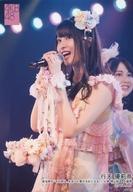 【中古】生写真(AKB48 SKE48)/アイドル/AKB48 行天優莉奈/ライブフォト 上半身 衣装ピンク 水色 両手マイク 左向き/湯浅順司「その雫は 未来へと繋がる虹になる。」公演 横山結衣 生誕祭 ランダム生写真 2019.7.7