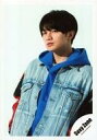 【中古】生写真(ジャニーズ)/アイドル/Sexy Zone Sexy Zone/中島健人/上半身・衣装青・赤・黒・左向き・両手下・背景白/「Sexy Zone LIVE TOUR 2019 PAGES」グッズオフショット/公式生写真