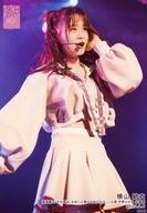 【中古】生写真(AKB48・SKE48)/アイドル/AKB48 横山結衣/ライブフォト・膝上・衣装白・左手上げ/湯浅順司「その雫は、未来へと繋がる虹になる。」公演 平野ひかる 生誕祭 ランダム生写真 2020.2.8