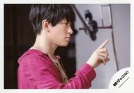 生写真(ジャニーズ)/アイドル/関ジャニ∞ 関ジャニ∞/横山裕/横型・バストアップ・衣装ピンク・右手人差し指立て・右向き/シングル「Re：LIVE」MV＆ジャケ写オフショット/公式生写真