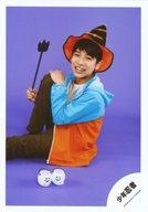 【中古】生写真(ジャニーズ)/アイドル/少年忍者 少年忍者/小田将聖/膝上・座り・衣装青.白.オレンジ・左手膝上・右手棒・背景紫/Greeting Photo 〜Halloween〜/公式生写真