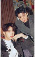 【中古】コレクションカード(男性)/CD「1st Mini Album ： 9801」封入特典フォトカード Wooseok×Kuanlin/ウソク(Wooseok)・ライ・グァンリン(Kuanlin)/背景茶/CD「1st Mini Album ： 9801」封入特典フォトカード