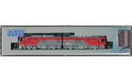 発売日 2021/02/02 メーカー KATO(カトー) 型番 3037-3 JAN 4949727681474 備考 商品解説■カトーの完成品Nゲージ車両、EH500 3次形 新塗装です。令和2年(2020)現在のJR貨物仙台総合鉄道部所属機がプロトタイプ側面のJRFマークが撤去された姿を再現美しいカラーリング、「金太郎」ロゴ、精悍な車体や重厚な台車まわりを的確に表現特徴的な圧縮機換気屋根付を再現前面のヘッドマークステー無し、屋根上GPSアンテナ無しの姿を再現車体表記類は印刷済フライホイール搭載動力ユニットの採用により、パワフルかつスムースな走行性能を発揮2車体連結・8軸駆動の実車どおりの仕様を忠実に再現ヘッドライト点灯(電球色LED採用)アーノルドカプラー標準装備。交換用ナックルカプラー付属選択式ナンバープレート：「17」「19」「20」「23」【実車紹介】EH500は首都圏〜東北方面の貨物列車、また関門トンネル区間の貨物列車牽引などで活躍する2車体8軸の交直流電気機関車です。平成20年(2008)から導入された運転支援システムにより屋根上のGPSアンテナが不要になったため、GPSアンテナの撤去が進められています。また、平成29年(2017)頃より、JR貨物所有の機関車側面に掲出されていたJRFマークの撤去が進められています。【商品詳細】スケール：Nゲージ(9mm)商品形態：塗装済完成品車体の材質：プラスティックモーター：あり(フライホイール搭載動力ユニット採用)ライト：ヘッドライト点灯(電球色LED採用)付属品：選択式ナンバープレート、交換用ナックルカプラー、信号炎管、碍子、列車無線アンテナ、解放テコ 関連商品はこちらから KATO(カトー)　