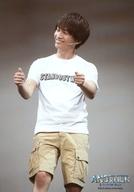 【中古】生写真(ジャニーズ)/アイドル/関西ジャニーズJr. 関西ジャニーズJr./藤原丈一郎/ライブフォト・膝上・衣装白.ベージュ・両手親指立て/「ANOTHER＆Summer Show」ステージフォト