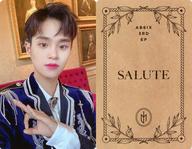 【中古】コレクションカード(男性)/CD｢3rd EP ： Salute(ROYAL VER.)｣封入特典個人フォトカード AB6IX/イ・デフィ(DaeHwi)/衣装黒・白・左手丸・裏面ベージュ/CD「3rd EP ： Salute(ROYAL VER.)」封入特典個人フォトカード